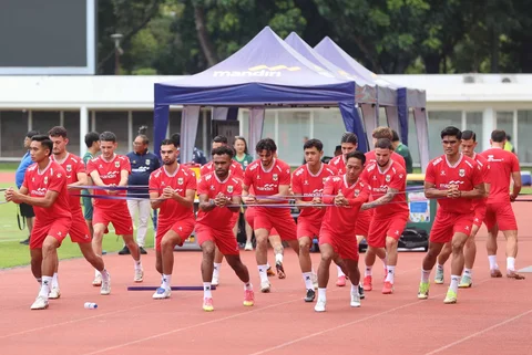 Sejumlah pesepak bola Timnas Indonesia mengikuti latihan jelang laga FIFA Series di Stadion Madya, Senayan, Jakarta, Minggu (29/3/2026)