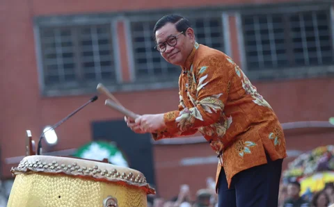 Gubernur DKI Jakarta Pramono Anung saat menghadiri perayaan Cap Go Meh Jakarta di kawasan Pancoran Chinatown Point Mall, Jakarta, Selasa (3/3/2026).