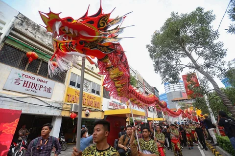 Penampilan liong pada acara perayaan Cap Go Meh Jakarta di kawasan Pancoran Chinatown Point Mall, Jakarta, Selasa (3/3/2026).