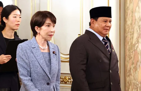 Presiden Prabowo Subianto  dan Perdana Menteri Jepang Sanae Takaichi  berjalan bersama sebelum mengadakan pembicaraan di Wisma Akasaka di Tokyo,  Jepang, Selasa, (31/03/2026).