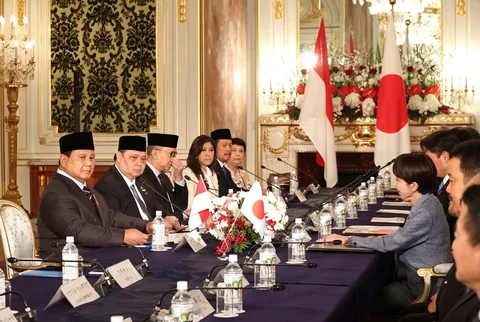 Presiden Prabowo Subianto  beserta para menteri  dan Perdana Menteri Jepang Sanae Takaichi mengadakan pembicaraan di Wisma Akasaka di Tokyo,  Jepang, Selasa, (31/03/2026).