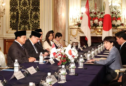 Presiden Prabowo Subianto  beserta para menteri  dan Perdana Menteri Jepang Sanae Takaichi mengadakan pembicaraan di Wisma Akasaka di Tokyo,  Jepang, Selasa, (31/03/2026).