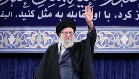 Iran bersiap memilih Pemimpin Tertinggi baru setelah Ali Khamenei gugur akibat serangan AS-Israel. Majelis Ahli akan segera bersidang untuk memulai proses Pemilihan Pemimpin Tertinggi Iran, sesuai konstitusi negara.