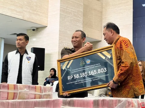 Penampakan Gunungan Uang Rp58 Miliar dari Kasus Judi Online