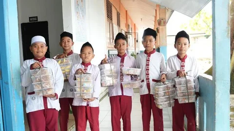 Program Makan Bergizi Gratis (MBG) membawa manfaat nyata bagi siswa-siswi di SD 152 Palembang.