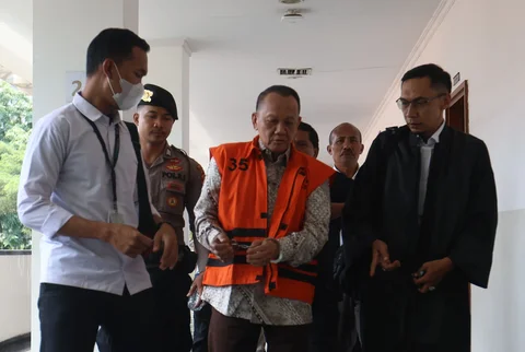 Terdakwa kasus dugaan tindak pidana pencucian uang (TPPU) Nurhadi saat  mengikuti sidang vonis di Pengadilan Tipikor, Jakarta,  Rabu (01/04/2026).