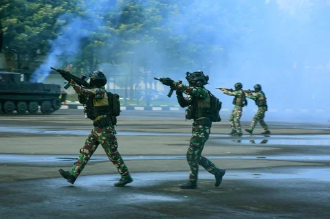 Simulasi kesiapsiagaan prajurit Korps Marinir di Mako Pasmar 1, Cilandak, Jakarta Selatan, Minggu (12/04)/2026.