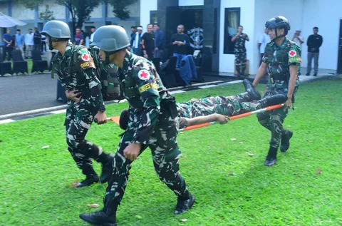 Simulasi kesiapsiagaan prajurit Korps Marinir di Mako Pasmar 1, Cilandak, Jakarta Selatan, Minggu (12/04)/2026.