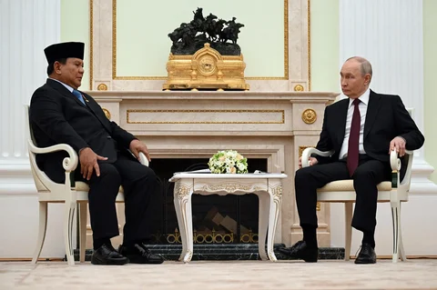 Presiden Indonesia Prabowo Subianto saat melakukan pertemuan dengan Presiden Rusia Vladimir Putin di Kremlin, Moskow, Senin (13/04/2026).
