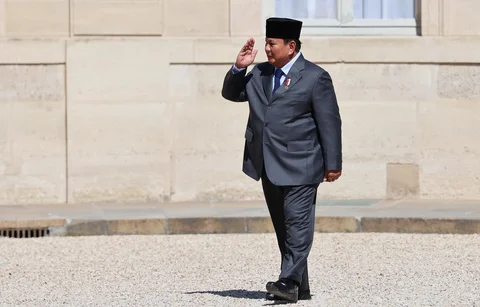 Presiden Prabowo Subianto tiba untuk bertemu Presiden Prancis di Istana Kepresidenan Elysee di Paris, Selasa (14/04/2026).