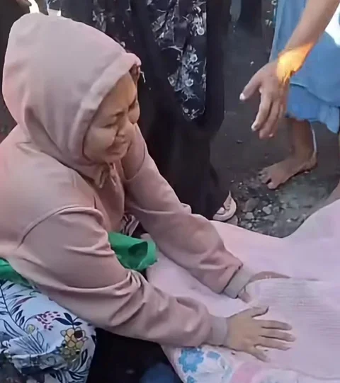 Istri pemotor tabrak penjual BBM eceran di Bantaeng lalu tewas terbakar