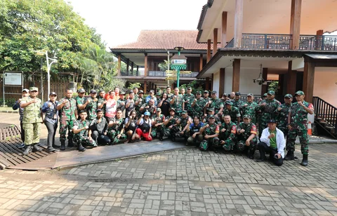 Pangdam Jaya Pimpin Pembersihan Ikan Sapu-Sapu dari Setu Babakan