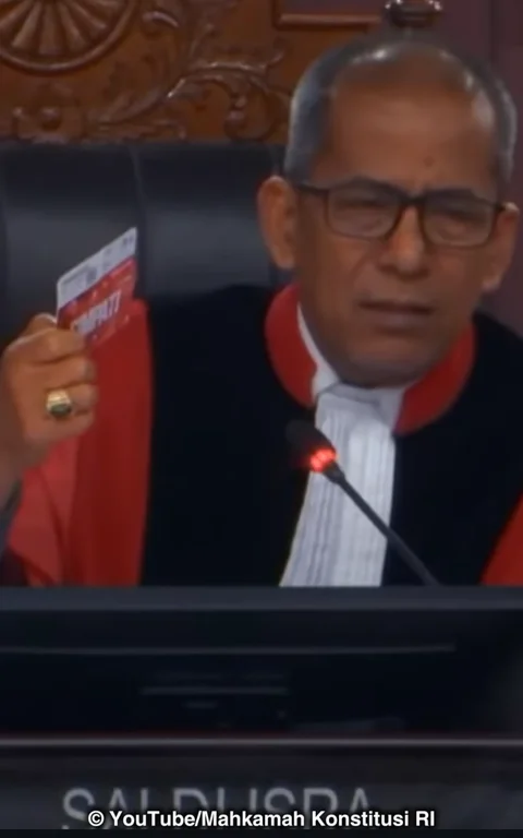 Hakim MK Saldi Isra