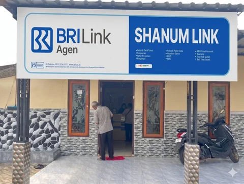 Novi Widianingsih, nasabah PNM Mekaar asal Bojonegoro yang juga dipercaya sebagai Ketua Kelompok Walet GS Goa Sumur sejak 2019.