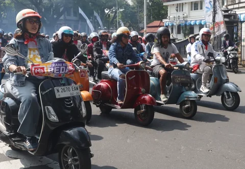 Kaka Pimpin Riding Ratusan Komunitas Motor di Kota Malang