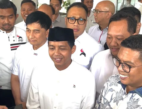 Sekjen Partai Solidaritas Indonesia Raja Juli dan Gubernur Banten Andra Soni saat hadiri acara halal bihalal PSI Banten