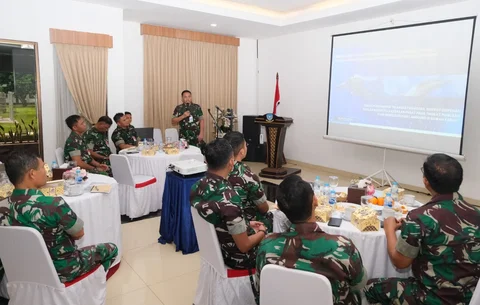 Peserta mengikuti sosialisasi dan pemantapan bidang penerangan Koopsudnas tahun 2026 di Makoopsudnas Halim Perdanakusuma Jakarta Selasa, (31/03/2026).