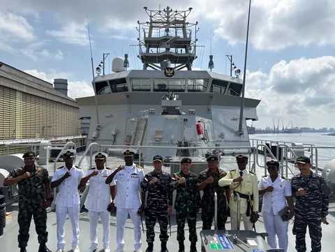 KRI Canopus 936 sandar di dermaga Lagos Nigeria dalam rangka pelayaran internasional Rabu, (01/04/2026).