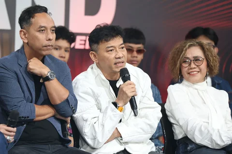 Musisi Anang Hermansayah  bersama Direktur EMTEK Media Harsiwi Achmad saat konferensi pers program Band Academy di Studio 8 SCTV Tower, Jakarta, Kamis (02/04/2026).