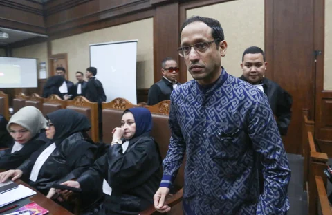 Terdakwa kasus dugaan korupsi pengadaan Chromebook dalam program digitalisasi pendidikan di Kemendikbudristek Nadiem Makarim saat menghadiri  sidang lanjutan di Pengadilan Tipikor, Jakarta, Senin (20/04/2026).