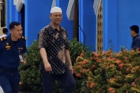 Napi yang Kepergok Nongkrong di Kedai Kopi, Supriadi (AntaraNews)