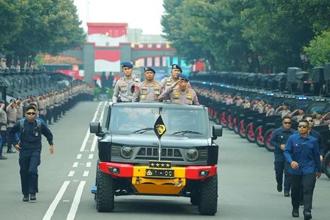 Kapolri Jenderal Polisi Listyo Sigit Prabowo memimpin apel pembukaan Rakernis Korps Brimob Polri 2026 di Mako Korbrimob Kelapadua Depok Jawa Barat Selasa (21/04/2026).
