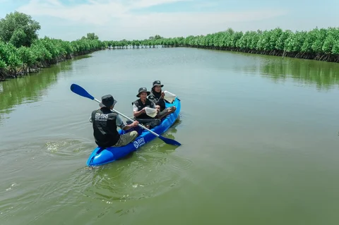 BRI Perkuat Komitmen Jaga Ekosistem Pesisir Lewat Penanaman Mangrove di Muara Gembong Bekasi