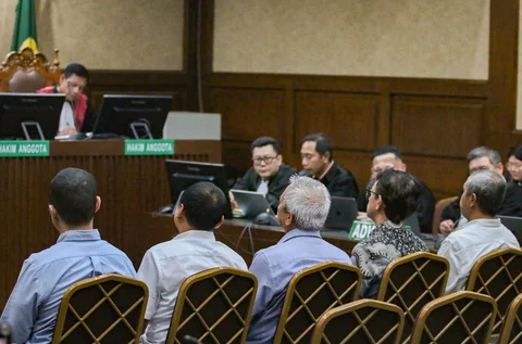 Lima terdakwa kasus dugaan korupsi tata kelola minyak mentah dan produk kilang pada PT Pertamina Subholding dan Kontraktor Kontrak Kerja Sama (KKKS) tahun 2018-2023 menjalani sidang tuntutan di Pengadilan Tipikor, Jakarta, Rabu (22/4/2026).