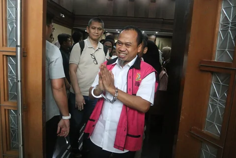 Terdakwa kasus dugaan korupsi tata kelola minyak mentah dan produk kilang pada PT Pertamina Subholding dan Kontraktor Kontrak Kerja Sama (KKKS) tahun 2018-2023, Arief Sukmara usai menjalani sidang tuntutan di Pengadilan Tipikor, Jakarta, Rabu (22/4/2026).