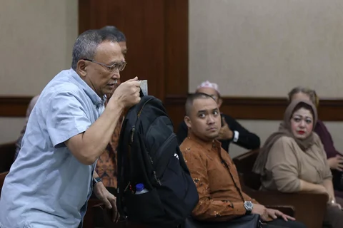 Terdakwa kasus dugaan korupsi tata kelola minyak mentah dan produk kilang pada PT Pertamina Subholding dan Kontraktor Kontrak Kerja Sama (KKKS)  tahun 2018-2023 Hanung Budya saat mengikuti sidang tuntutan  di Pengadilan Tipikor, Jakarta Pusat, Kamis (23/04/2029).