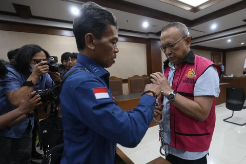 Terdakwa kasus dugaan korupsi tata kelola minyak mentah dan produk kilang pada PT Pertamina Subholding dan Kontraktor Kontrak Kerja Sama (KKKS)  tahun 2018-2023 Hanung Budya usai mengikuti sidang tuntutan  di Pengadilan Tipikor, Jakarta Pusat, Kamis (21/04/2029).