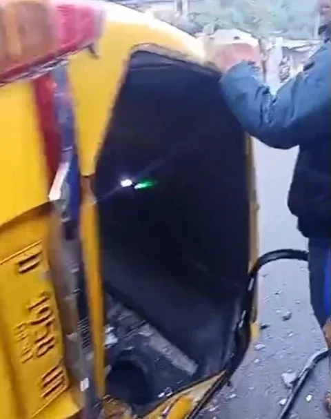 Kecelakaan angkot di Bandung Bara