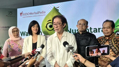 Direktur Utama Sido Muncul, Dr. (H.C.) Irwan Hidayat.