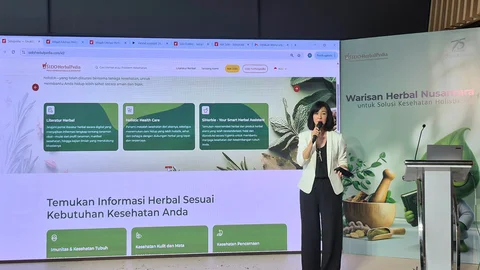 Direktur Sido Muncul, Maria Reviani menjelaskan tiga fitur utama di platform SIDO HerbalPedia.