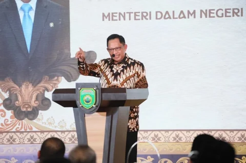 Mendagri Tito Karnavian dalam acara Halalbihalal masyarakat perantau Sumbagsel