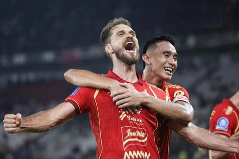 Selebrasi gol debut Paulo Ricardo bersama Persija Jakarta saat melawan Persis Solo pada laga pekan ke-30 BRI Super League musim ini di Stadion Utama Gelora Bung Karno (SUGBK), Jakarta, Senin (27/04/2026) malam.