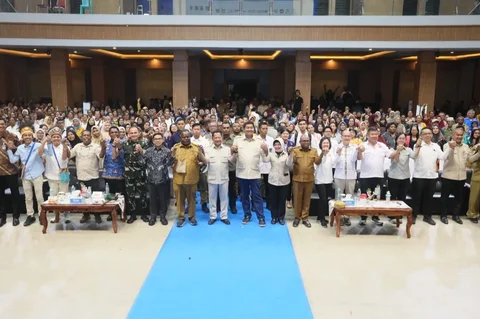 Mendagri Tito Karnavian pada acara Sosialisasi KPP, FLPP, dan PNM Wilayah Papua