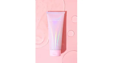 Wondermis Geranium Gel Cleanser.