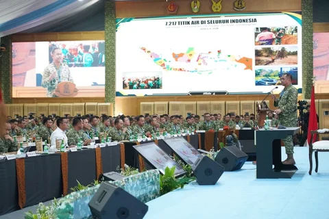 Kasad Jenderal TNI Maruli Simanjuntak memaparkan capaian program unggulan TNI AD dalam Apel Komandan Satuan TNI Tahun Anggaran 2026 di Universitas Pertahanan Sentul Jawa Barat, Rabu *29/04/2026).