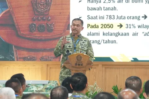 Kasad Jenderal TNI Maruli Simanjuntak memaparkan capaian program unggulan TNI AD dalam Apel Komandan Satuan TNI Tahun Anggaran 2026 di Universitas Pertahanan Sentul Jawa Barat, Rabu *29/04/2026).