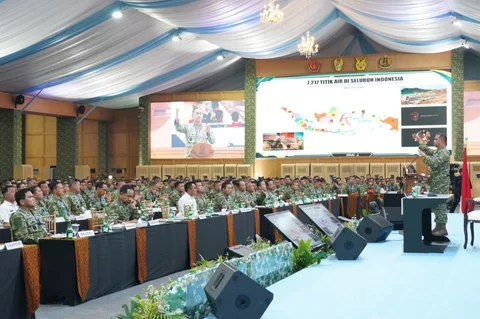 Kasad Jenderal TNI Maruli Simanjuntak memaparkan capaian program unggulan TNI AD dalam Apel Komandan Satuan TNI Tahun Anggaran 2026 di Universitas Pertahanan Sentul Jawa Barat, Rabu *29/04/2026).