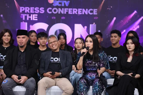 Penyanyi Titi DJ didampingi Deputy Director Programming SCTV Banardi Rachmad dan Musisi Ahmad Dhani saat konpers The Icon Indonesia di Studio Lantai 8 SCTV Tower. Jakarta, Senin (06/04/2026).
