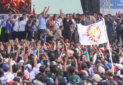 Presiden Prabowo Subianto  dalam peringatan Hari Buruh Internasional atau May Day 2026 di kawasan Monumen Nasional (Monas), Jakarta, Jumat (01/05/2026).