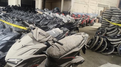 Polisi Grebek Gudang Penadahan 1.494 Motor di Jakarta, Kerugian Negara Capai Rp177 Miliar