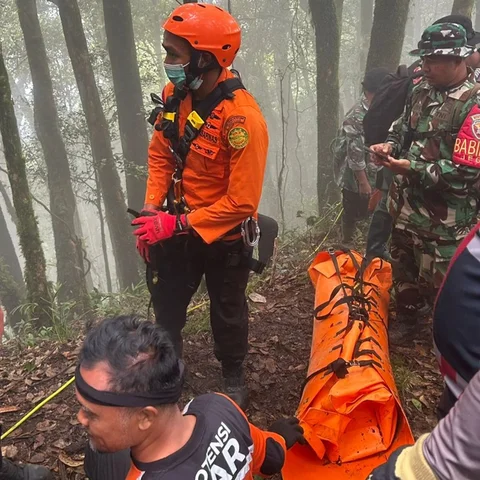 Evakuasi Pendaki di Gunung Batukaru