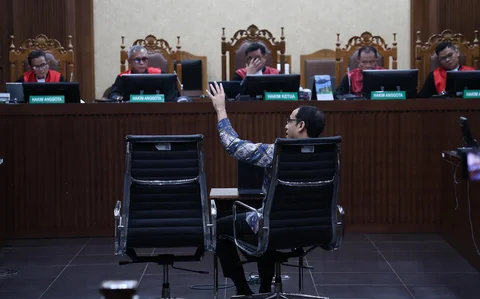 Eks Menteri Pendidikan, Kebudayaan, Riset, dan Teknologi, Nadiem Makarim saat menjalani sidang lanjutan kasus dugaan korupsi pengadaan chromebook di Pengadilan Negeri Jakarta Pusat, Senin (11/5/2026).