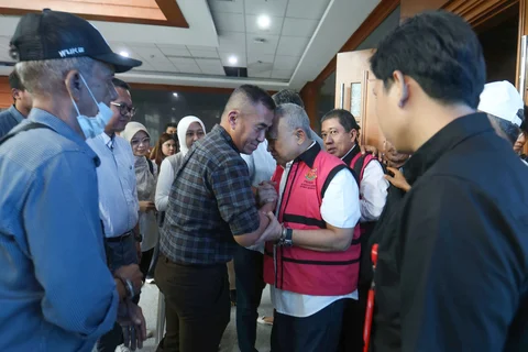 Terdakwa mantan pejabat PT Pertamina Hanung Budya Yuktyanta usai mengikuti sidang putusan di  Pengadilan Tipikor, Jakarta, Kamis (23/4/2026). Selasa (12/05/2026).