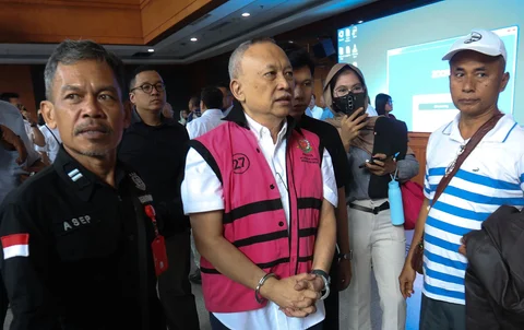 Terdakwa mantan pejabat PT Pertamina Hanung Budya Yuktyanta usai mengikuti sidang putusan di  Pengadilan Tipikor, Jakarta, Kamis (23/4/2026). Selasa (12/05/2026).