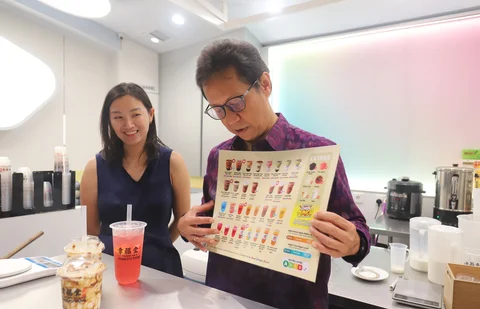 Menteri Kesehatan Budi Gunadi Sadikin saat kegiatan sosialisasi kebijakan pencantuman label nutrisi &ldquo;Nutri-Level&rdquo; pada produk minuman di Jakarta, Selasa (12/5/2026).
