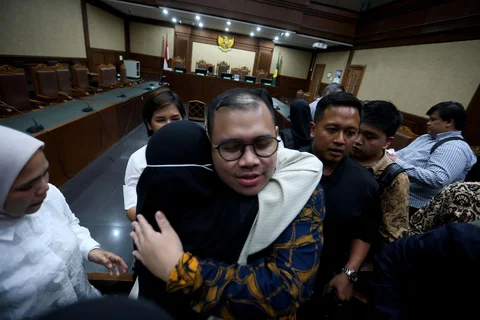 Terdakwa eks konsultan teknologi, Ibrahim Arief alias Ibam usai mengikuti sidang putusan dalam kasus dugaan korupsi pengadaan laptop berbasis Chromebook di Pengadilan Tipikor, Jakarta, Selasa (17/05/2026).